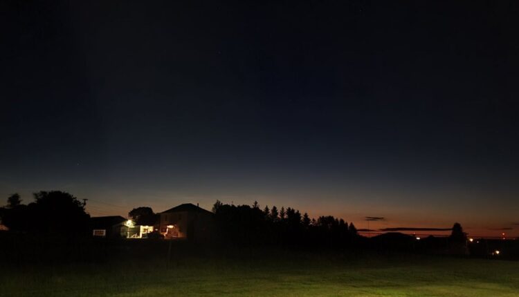 Time-keeping quirk means sun rises earlier in Maine than Seattle in June