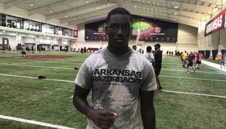Linebacker Everett Roussaw Turns Heads at Camp, Earns Offer From Hogs
