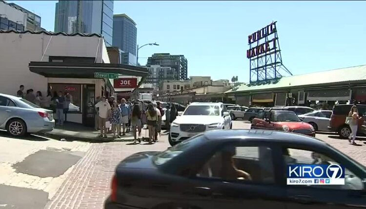 They’re back! Tourists return to downtown Seattle, masks and all – KIRO 7 News Seattle