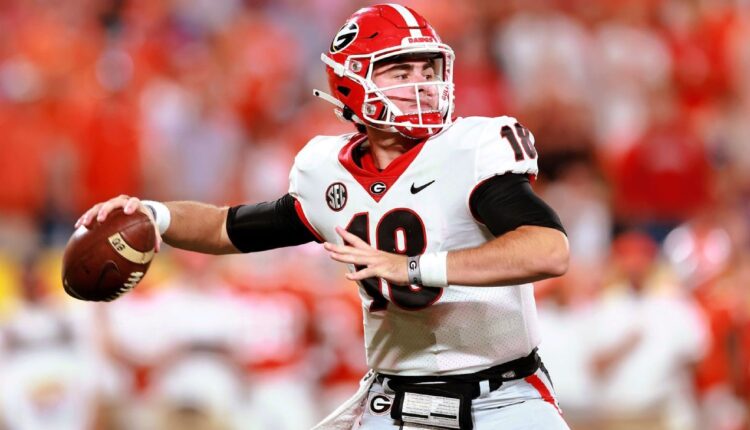 Georgia's JT Daniels, UNC's Sam Howell sign trading card deal