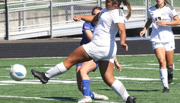   Clark goes offensive in the second half, beating Riverhawks 4-2 |  UCC

