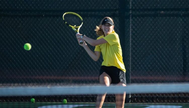 Ducks Take Four Singles Wins on Day Two in Seattle