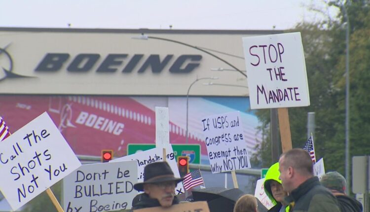 Hundreds in Everett protest Boeing's COVID-19 vaccine requirement for employees
