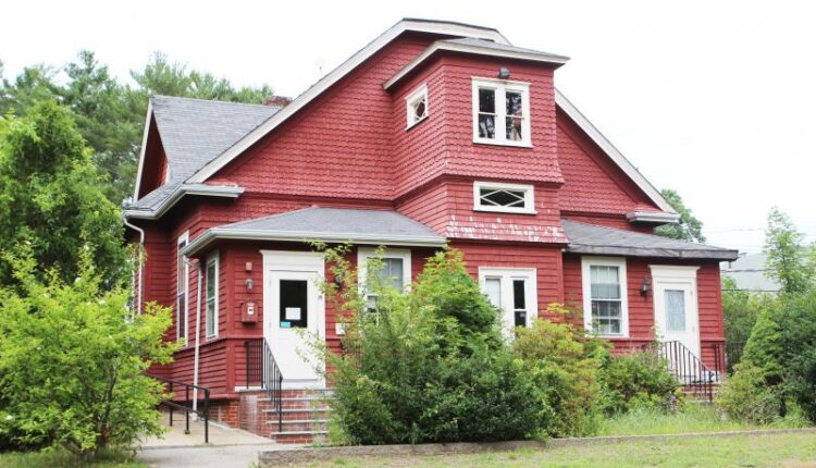 Everett School to be on the auction block Dec. 9